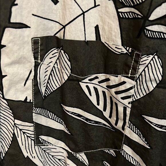 GAP Hawaiian Shirt Men’s Large Black White Casual Button Down Tropical Cotton - Picture 5 of 10